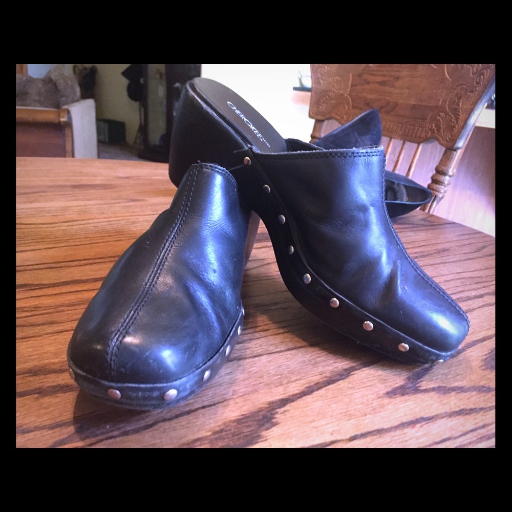 Cherokee Clogs